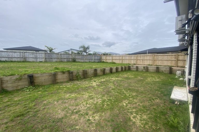 Photo of property in 19 Wheriko Avenue, Glenbrook, 2681