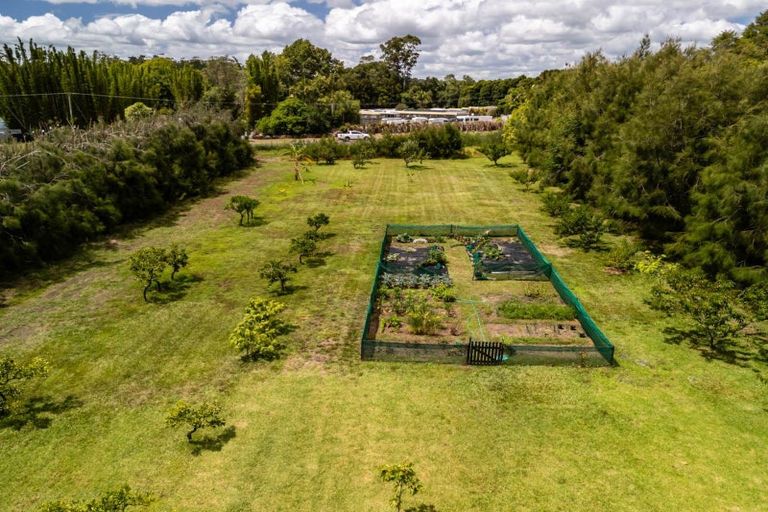 Photo of property in 118 Wiroa Road, Kerikeri, 0293