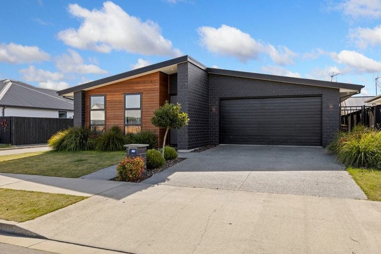 Photo of property in 28 Chatsworth Avenue, Rangiora, 7400