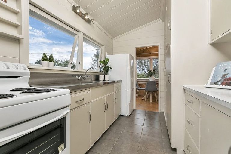 Photo of property in 1/217 Eskdale Road, Birkenhead, Auckland, 0626