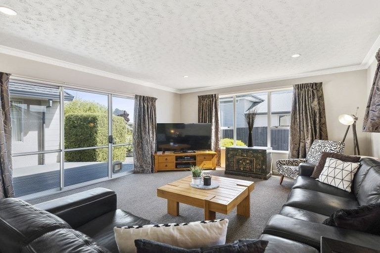 Photo of property in 15 Muir Avenue, Halswell, Christchurch, 8025