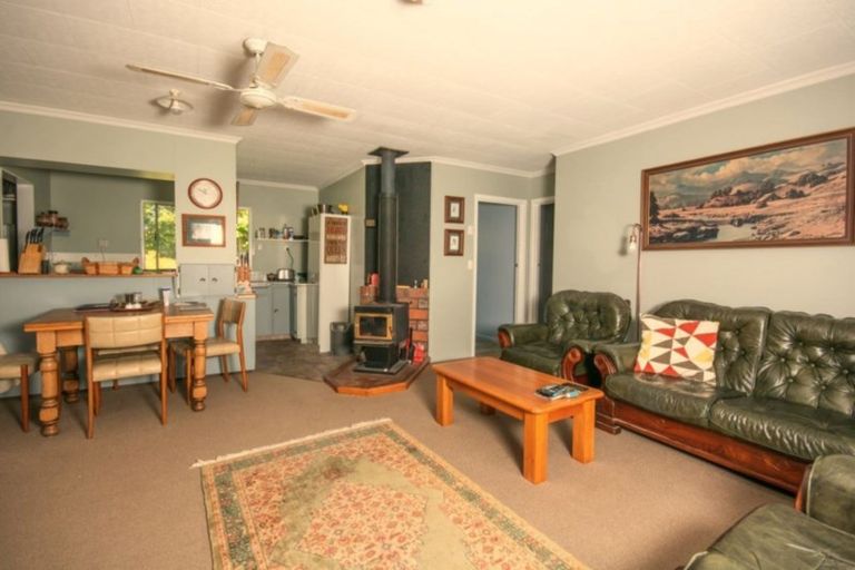 Photo of property in 5820 Kenepuru Road, Waitaria Bay, Picton, 7282