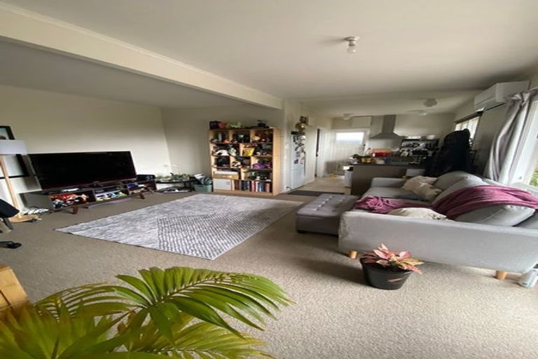 Photo of property in 1 Flint Way, Northland, Wellington, 6012