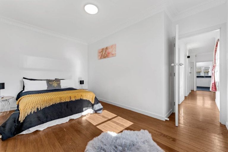 Photo of property in 92 Mangere Road, Otahuhu, Auckland, 1062