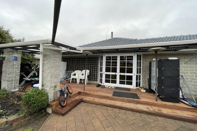 Photo of property in 16 Wychwood Crescent, Bishopdale, Christchurch, 8053