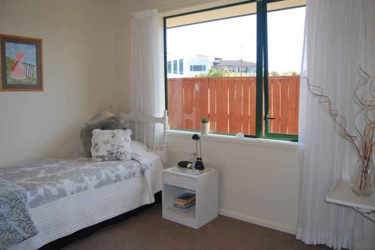 Photo of property in 5 Kihi Place, Ruakaka, 0116