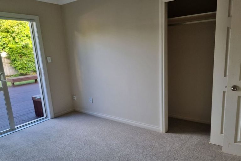 Photo of property in 7 Harrowglen Drive, Northcross, Auckland, 0632