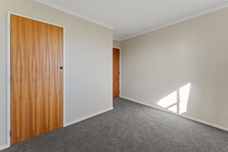 Photo of property in 24 Hillcrest Drive, Kelvin Grove, Palmerston North, 4414