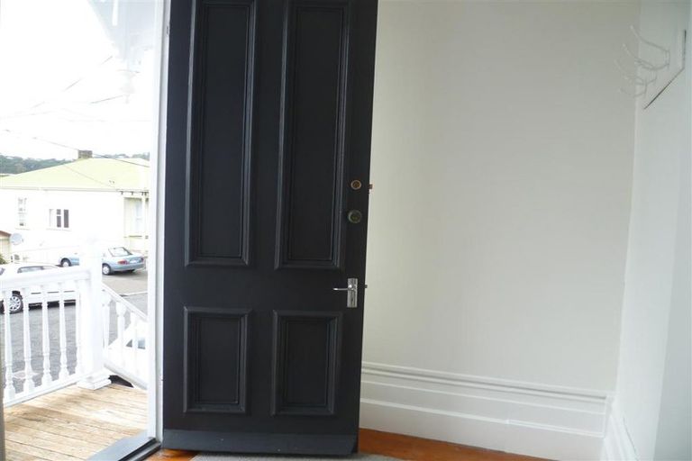 Photo of property in 15 Kenwyn Terrace, Newtown, Wellington, 6021