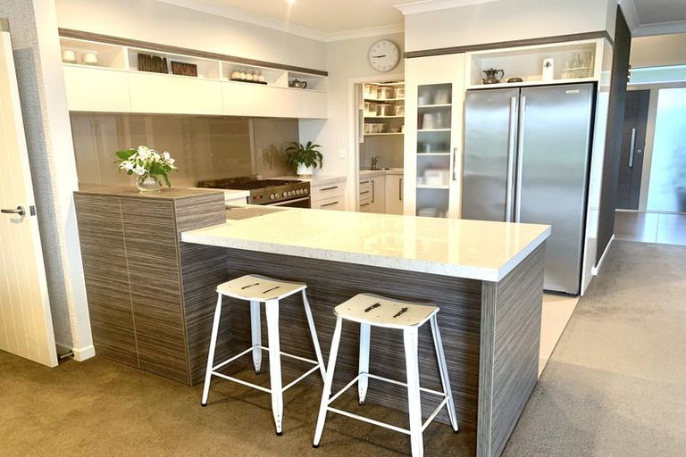 Photo of property in 14 Haast Place, Poraiti, Napier, 4112