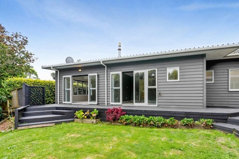 Photo of property in 82 Wairau Road, Oakura, 4314