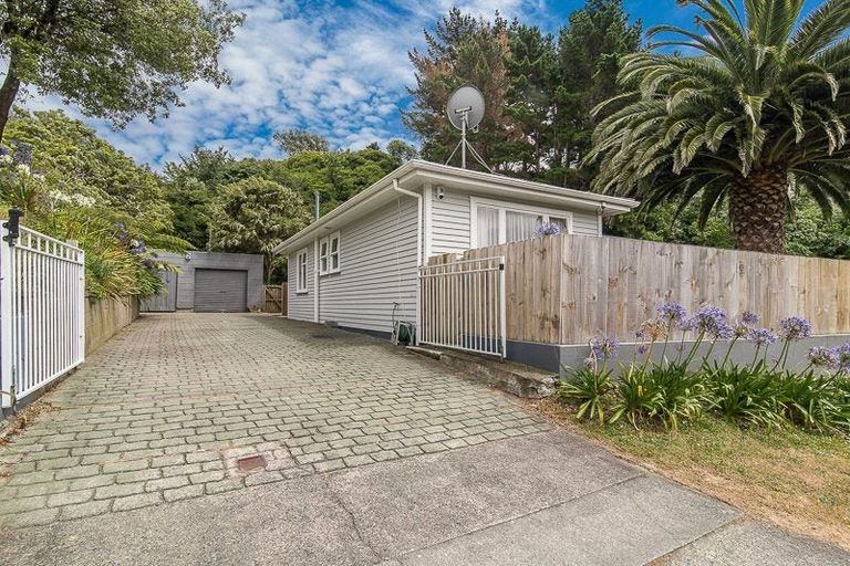 Photo of property in 245 Main Road, Tawa, Wellington, 5028
