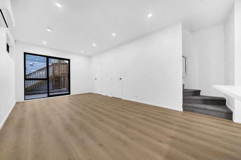 Photo of property in 22 Whare Kauri Road, Papakura, 2110