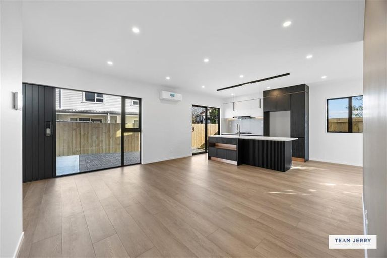 Photo of property in 339c Bucklands Beach Road, Bucklands Beach, Auckland, 2012