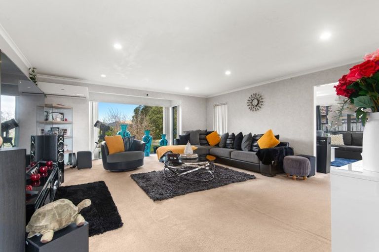 Photo of property in 100 Pacific Drive, Fitzherbert, Palmerston North, 4410