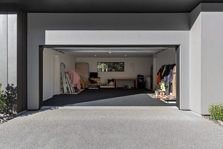 Photo of property in 13 Arbor Lane, Mount Creighton, Queenstown, 9371