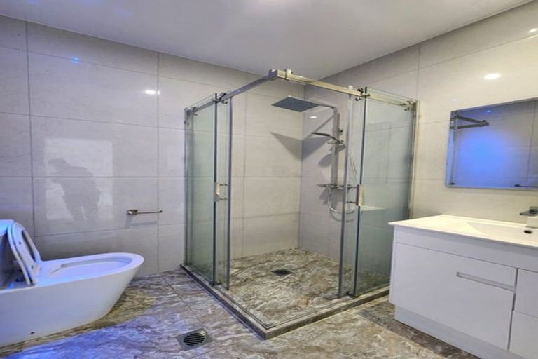 Photo of property in 128b Hutchinsons Road, Bucklands Beach, Auckland, 2014