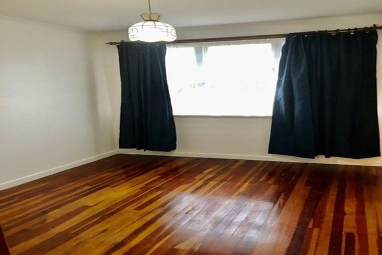 Photo of property in 101 Flanshaw Road, Te Atatu South, Auckland, 0610