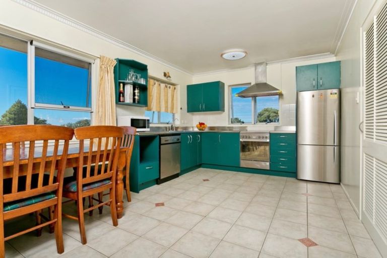 Photo of property in 4/205 Onewa Road, Birkenhead, Auckland, 0626