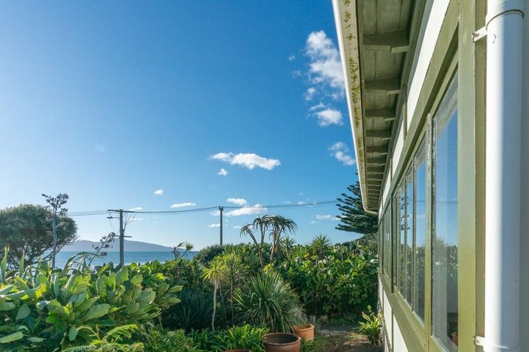 Photo of property in 134 The Parade, Paekakariki, 5034