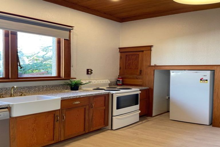 Photo of property in 1 Home Street, Winton, 9720