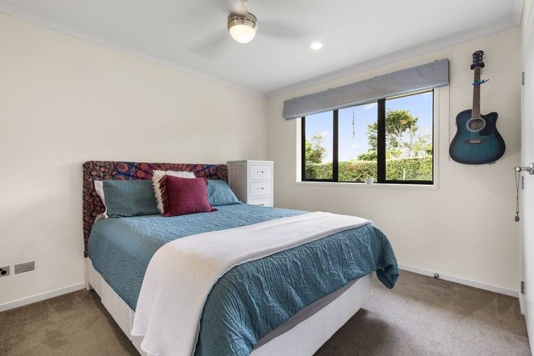 Photo of property in 4 Gleaming Place, Waiuku, 2123