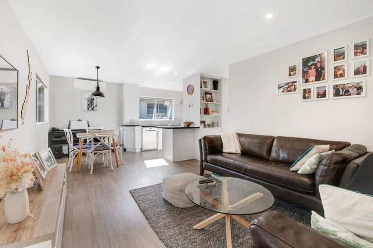 Photo of property in 20 Spargo Road, Massey, Auckland, 0614