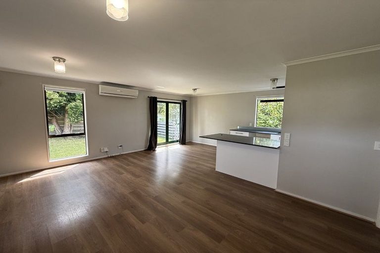 Photo of property in 2/14 Moxham Grove, Massey, Auckland, 0614