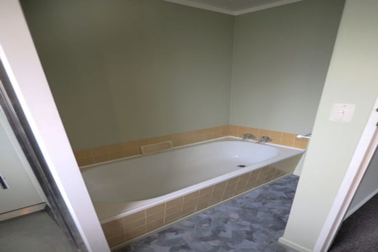 Photo of property in 31 Hicks Close, Whitby, Porirua, 5024