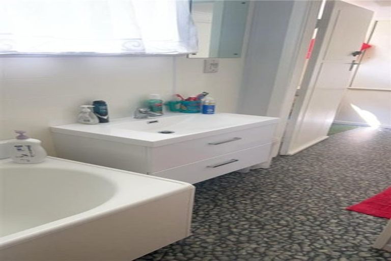 Photo of property in 15a Iti Street, Otaki, 5512