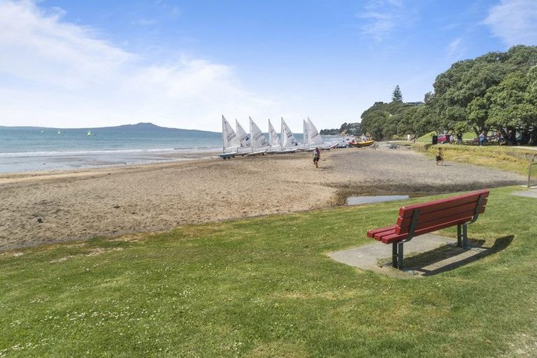 Photo of property in 1/517 Beach Road, Murrays Bay, Auckland, 0630