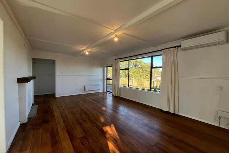 Photo of property in 22 Mahoe Street, Otaki Beach, Otaki, 5512