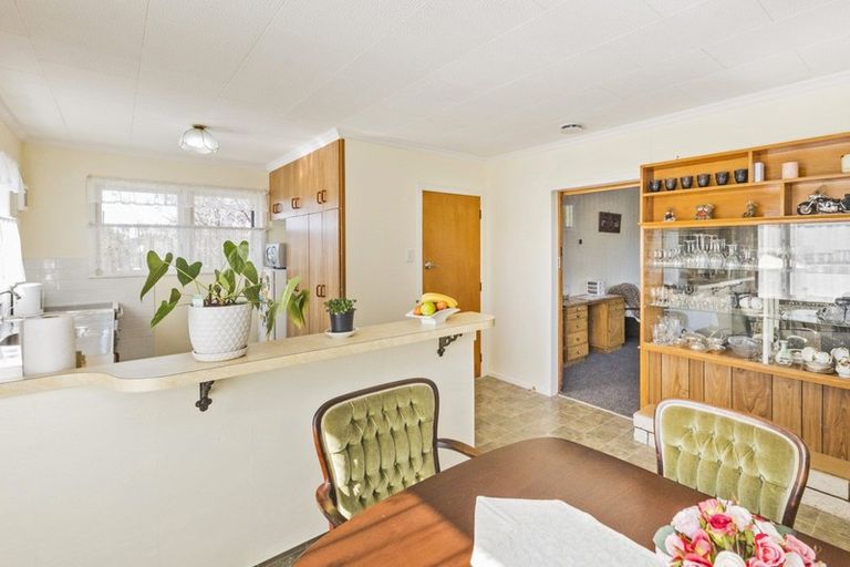 Photo of property in 90 Lethbridge Street, Feilding, 4702