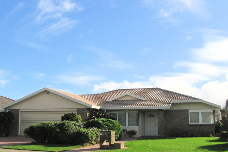 Photo of property in 43 Cedar Drive, Paraparaumu Beach, Paraparaumu, 5032
