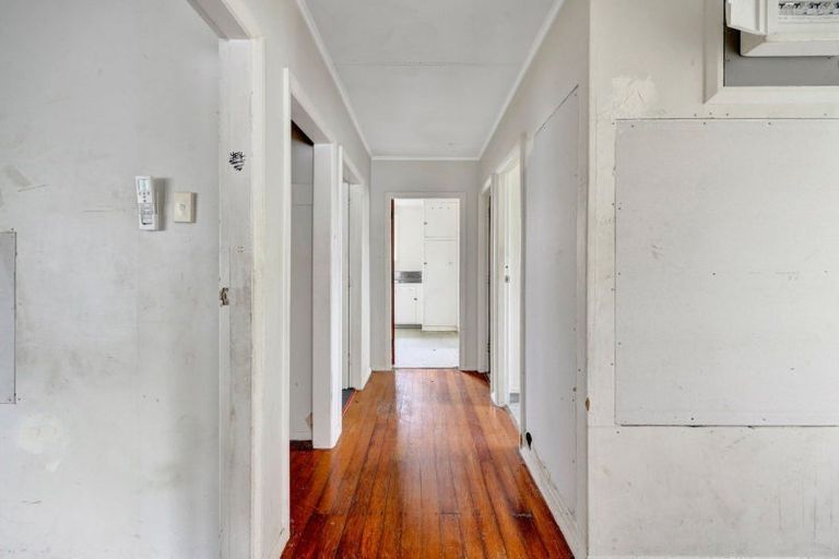 Photo of property in 5 Glenpark Avenue, Westown, New Plymouth, 4310