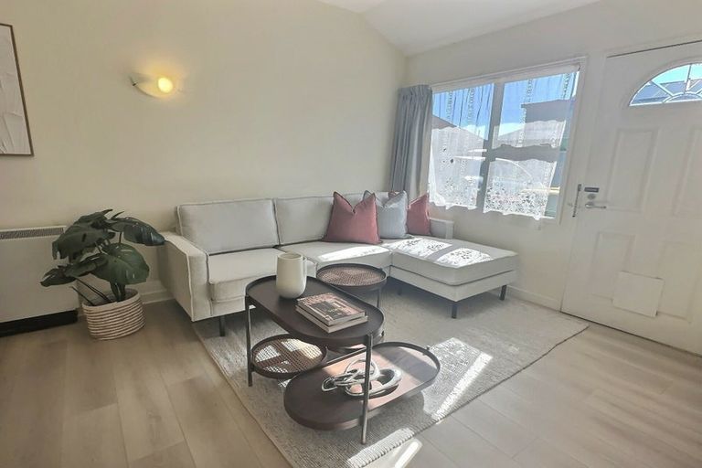 Photo of property in 68 Whiteley Street, Moturoa, New Plymouth, 4310