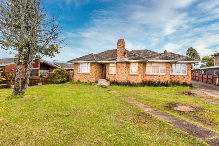 Photo of property in 4168 Great North Road, Glendene, Auckland, 0602