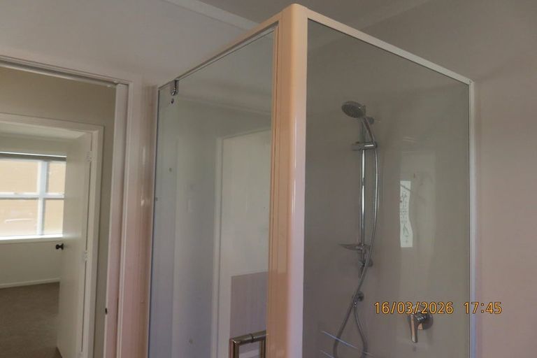 Photo of property in 23 Blacklock Avenue, Henderson, Auckland, 0612