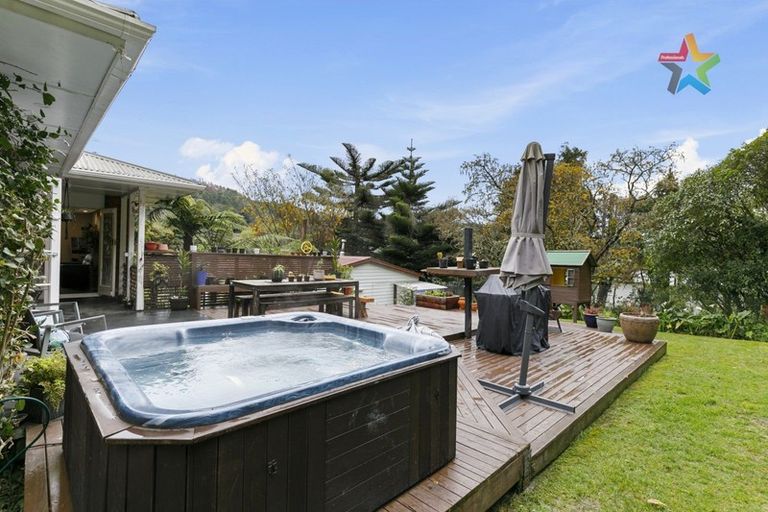 Photo of property in 83 Kamahi Street, Stokes Valley, Lower Hutt, 5019