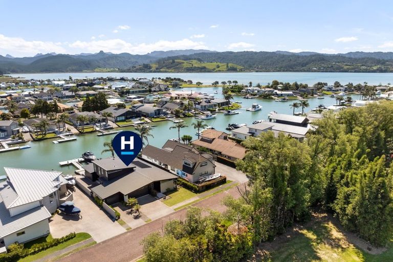 Photo of property in 527 Waterways Parade, Pauanui, Hikuai, 3579