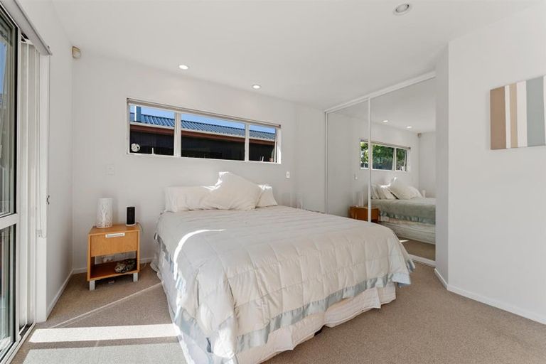 Photo of property in 28 Success Court, Omaha, 0986