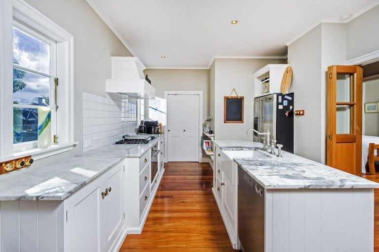 Photo of property in 209 Hurstmere Road, Takapuna, Auckland, 0622