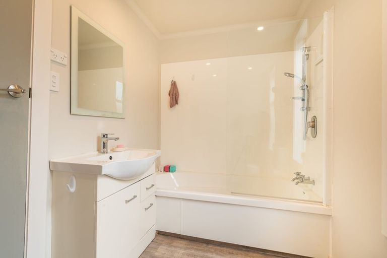 Photo of property in 5 Hargest Crescent, Saint Kilda, Dunedin, 9012