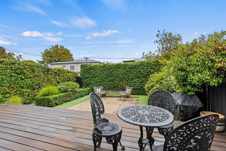 Photo of property in 2/110 Leinster Road, Merivale, Christchurch, 8014