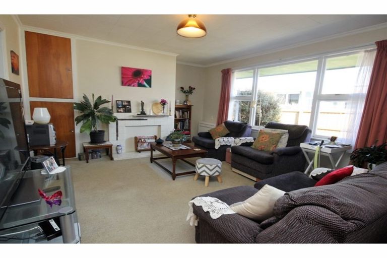 Photo of property in 2/83 Roberta Drive, Somerfield, Christchurch, 8024