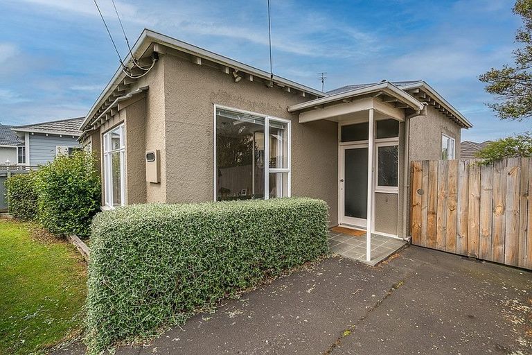Photo of property in 5 Hargest Crescent, Saint Kilda, Dunedin, 9012