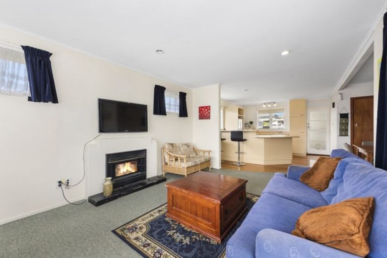 Photo of property in 16 Granville Street, Silverstream, Upper Hutt, 5019