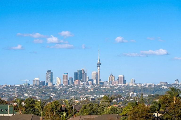 Photo of property in 281 Sturges Road, Henderson Valley, Auckland, 0612