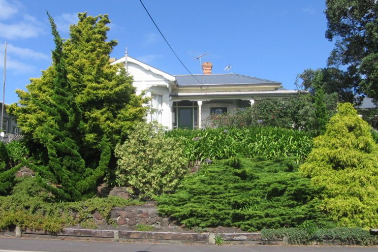 Photo of property in 19 Lake Road, Devonport, Auckland, 0624