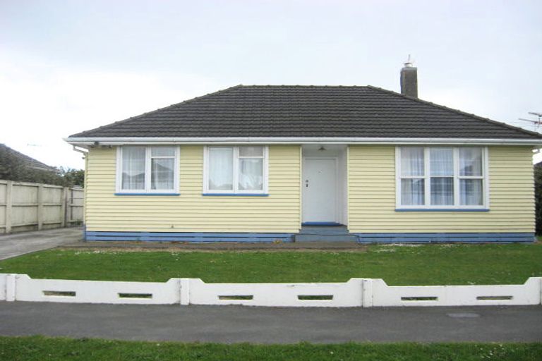 Photo of property in 33 Uxbridge Street, Redwood, Christchurch, 8051